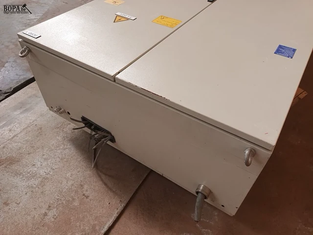 Lot 32 - elektriciteitskast met zekeringen - afbeelding 7 van  7