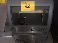 Lot 32 - ijsblokjes machine franstal - afbeelding 1 van  3