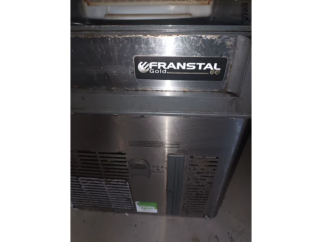 Lot 32 - ijsblokjes machine franstal - afbeelding 2 van  3