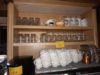 Lot 32 - koffie- en theetassen - afbeelding 1 van  4