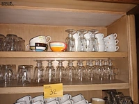 Lot 32 - koffie- en theetassen - afbeelding 2 van  4