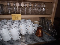 Lot 32 - koffie- en theetassen - afbeelding 3 van  4