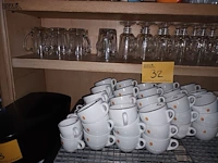 Lot 32 - koffie- en theetassen - afbeelding 4 van  4