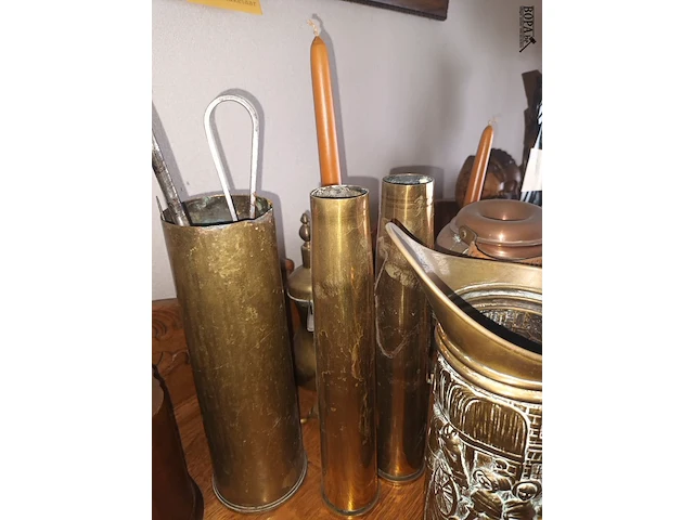 Lot 32 - koperen decoratie. 15 stuks - afbeelding 2 van  4