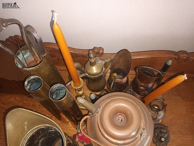 Lot 32 - koperen decoratie. 15 stuks - afbeelding 4 van  4