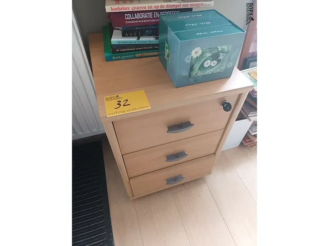 Lot 32 - ladekastje - afbeelding 1 van  3