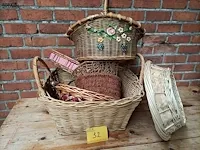 Lot 32 - lot rieten manden, 7 stuks - afbeelding 2 van  3