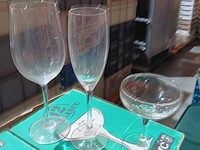 Lot 32 - wijn en cava glazen 140 stuks - afbeelding 1 van  3