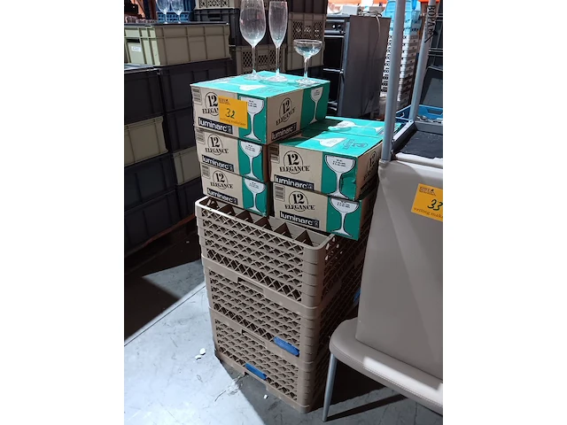 Lot 32 - wijn en cava glazen 140 stuks - afbeelding 3 van  3