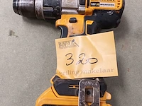 Lot 320 - accu boormachine dewalt - afbeelding 1 van  2