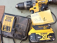 Lot 321 - accu boormachine dewalt - afbeelding 1 van  3