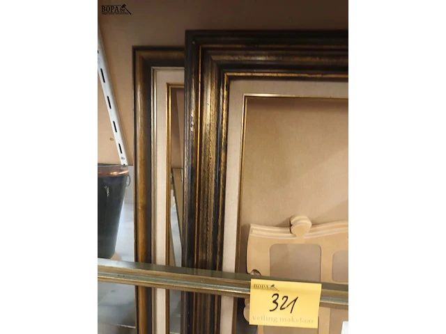 Lot 321 - kaders en fotokaders. 6 stuks - afbeelding 3 van  4