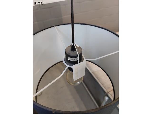 Lot 321 - vloerlamp met 3 kappen - afbeelding 3 van  4