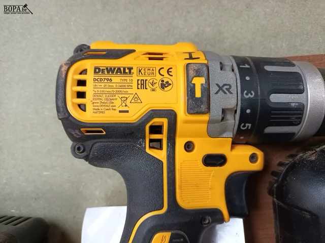 Lot 322 - accu boormachine dewalt - afbeelding 3 van  3
