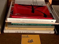 Lot 322 - boeken ivm antiek onderhoud herstellen uurwerken, 7 stuks
