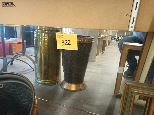 Lot 322 - spiegel - afbeelding 1 van  2