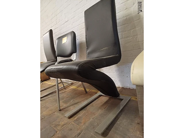 Lot 322 - stoelen. 4 stuks - afbeelding 4 van  5