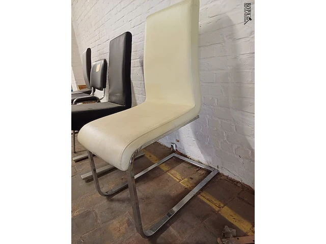 Lot 322 - stoelen. 4 stuks - afbeelding 5 van  5