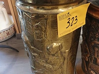 Lot 323 - koperen paraplubak. 2 stuks - afbeelding 2 van  3