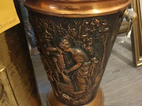 Lot 323 - koperen paraplubak. 2 stuks - afbeelding 3 van  3