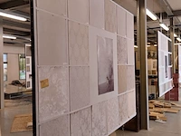 Lot 324 - hangend paneel voor publiciteit - afbeelding 1 van  3