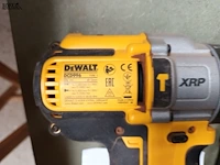 Lot 325 - accu boormachine dewalt - afbeelding 3 van  3