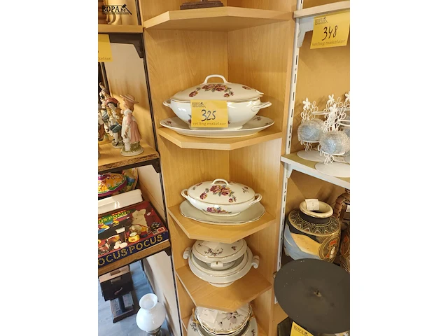 Lot 325 - kommen en vis. 9 stuks - afbeelding 1 van  5