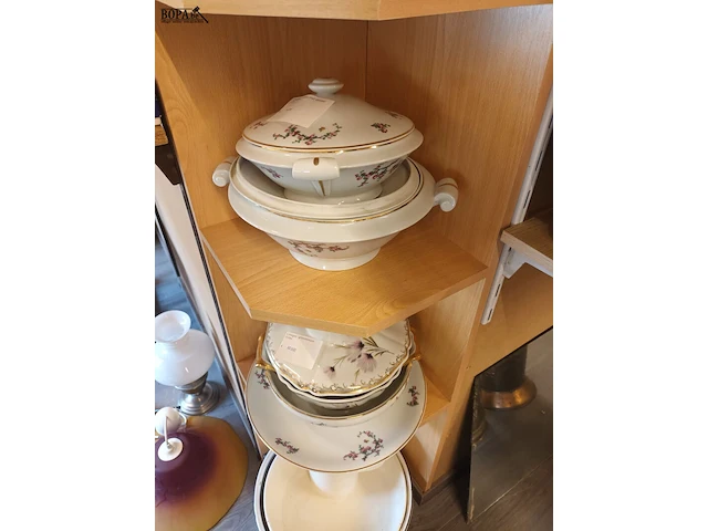 Lot 325 - kommen en vis. 9 stuks - afbeelding 4 van  5