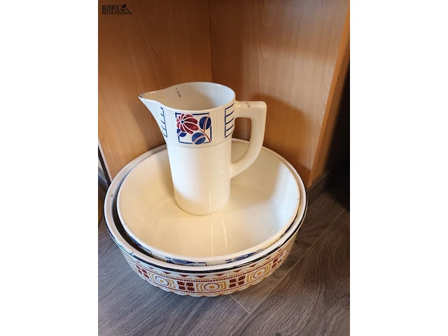 Lot 325 - kommen en vis. 9 stuks - afbeelding 5 van  5