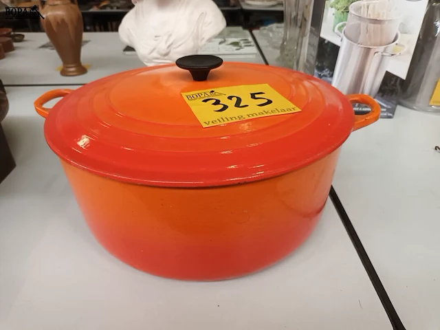 Lot 325 - kookpot le creuset - afbeelding 2 van  4