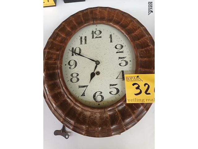 Lot 326 - muurklok - afbeelding 2 van  4