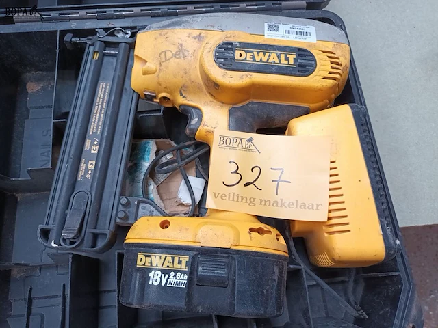 Lot 327 - dewalt accu tacker - afbeelding 2 van  4