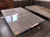 Lot 327 - presentatietafel met scheepsvloer - afbeelding 1 van  2