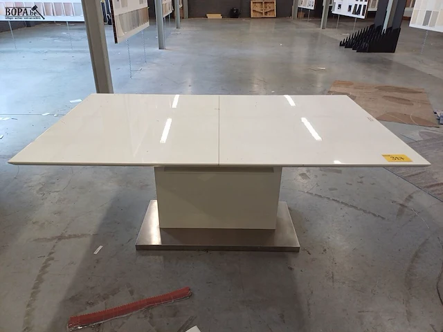 Lot 327 - uitschuifbare witte design tafel - afbeelding 5 van  5