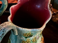 Lot 329 - majolicakan met reliefdecor/kleine majolica - afbeelding 6 van  8