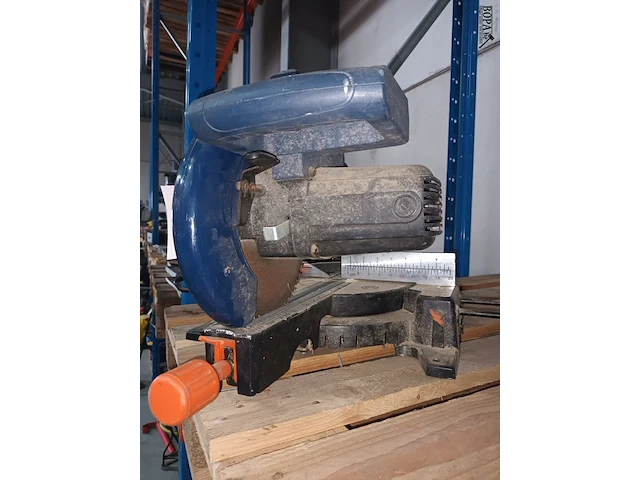 Lot 33 - afkortzaagmachine ferm - afbeelding 3 van  3