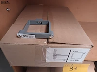 Lot 33 - bevestigingsbeugels. 6 dozen - afbeelding 2 van  5