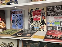 Lot 33 - boeken, rock en roll en speelfilm en grote iconen - afbeelding 1 van  3