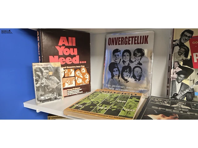 Lot 33 - boeken, rock en roll en speelfilm en grote iconen - afbeelding 2 van  3