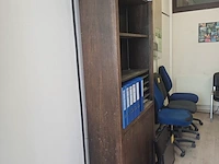 Lot 33 - boekenkast - afbeelding 2 van  2