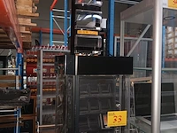 Lot 33 - display kast voor zippo en bic - afbeelding 1 van  6