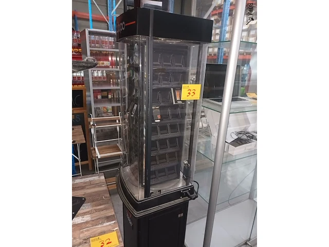 Lot 33 - display kast voor zippo en bic - afbeelding 3 van  6