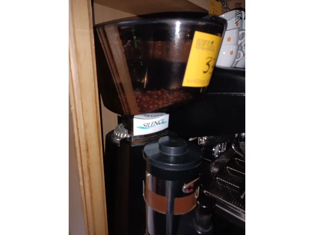 Lot 33 - koffiebonen maler santos - afbeelding 2 van  4