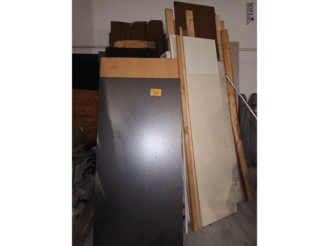 Lot 33 - lot hout en panelen - afbeelding 1 van  5