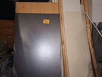 Lot 33 - lot hout en panelen - afbeelding 1 van  5