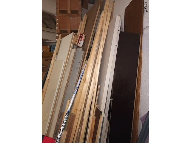 Lot 33 - lot hout en panelen - afbeelding 5 van  5
