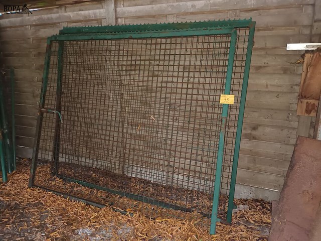 Lot 33 - metalen poort. 2 stuks - afbeelding 1 van  4