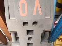 Lot 33 - werfsignalisatie - afbeelding 4 van  5