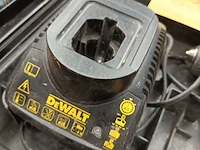 Lot 330 - accu boormachine dewalt - afbeelding 3 van  3