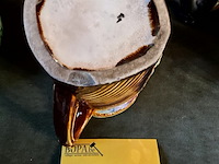 Lot 330 - kan met majolica bloesem - afbeelding 4 van  4